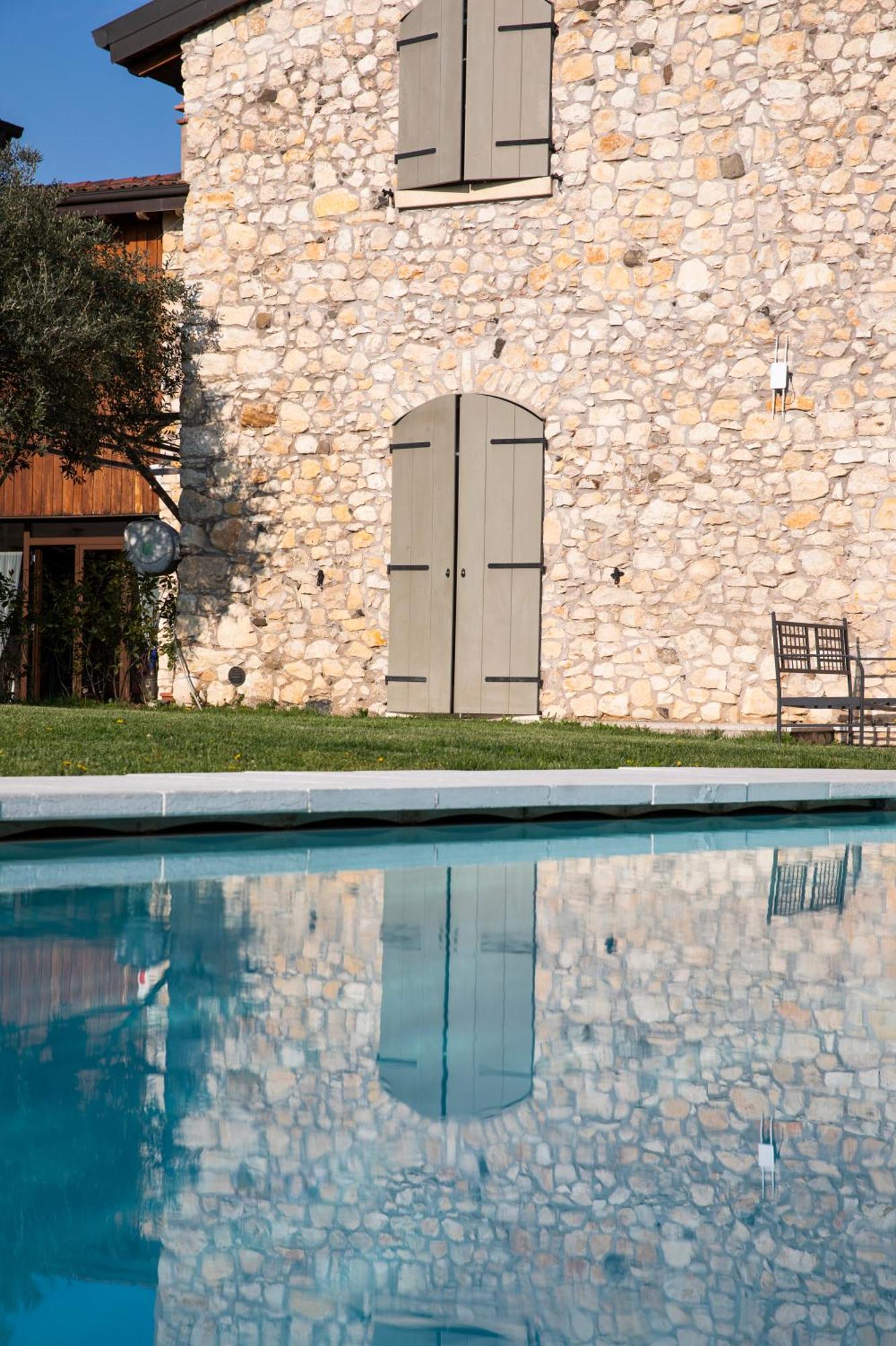 Corte Dei Soavi Suites - Apartments Soave  Exterior photo