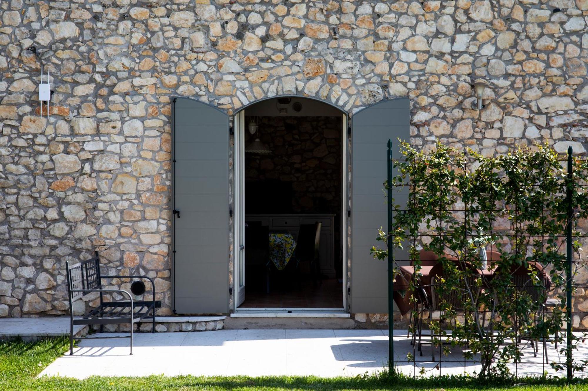 Corte Dei Soavi Suites - Apartments Soave  Exterior photo