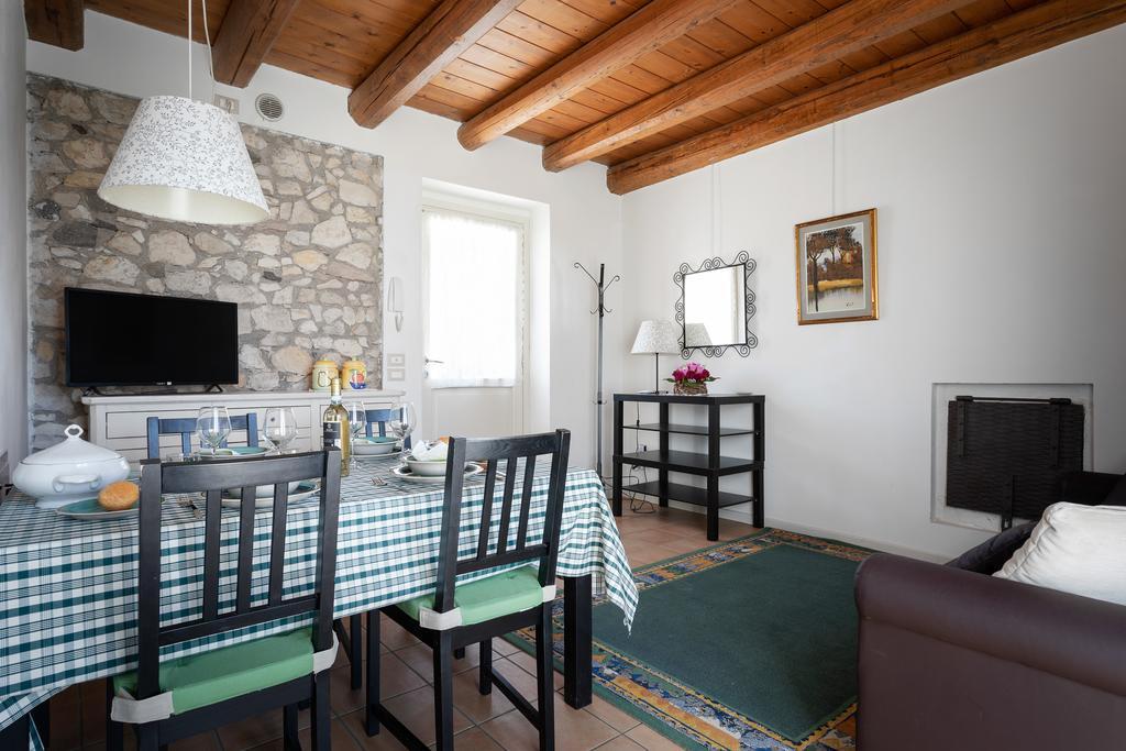 Corte Dei Soavi Suites - Apartments Soave  Room photo